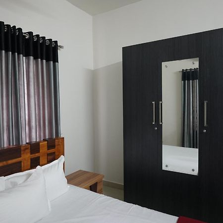 Swapna Home Suites Nedumbassery Esterno foto